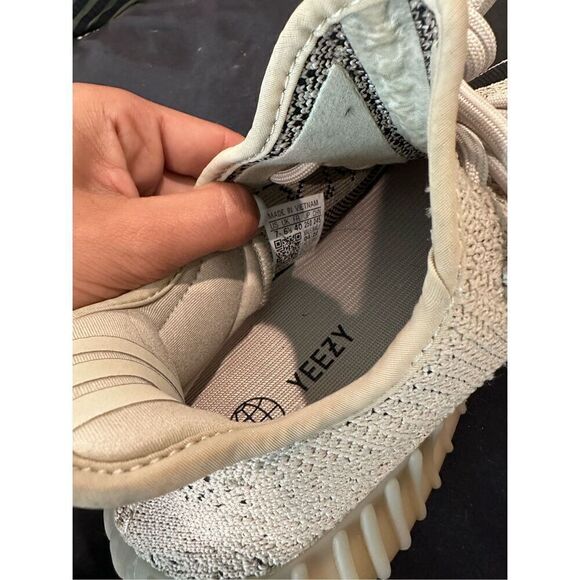 US SIZE 6.5 Yeezys adidas boost 350 V2 gray and black - Picture 7 of 9